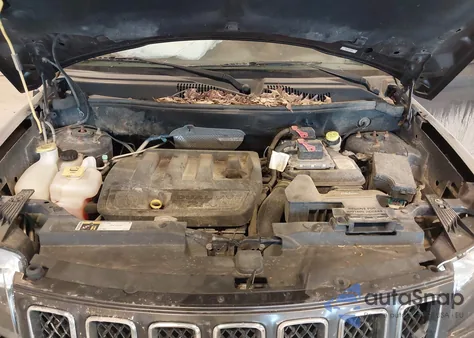 2016 Jeep Compass Sport z USA, uszkodzony, nr VIN 1C4NJDBB0GD757086